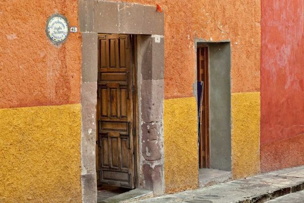 Mexico, San Miguel de Allende Open doorway
